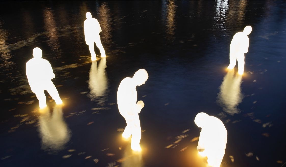 8Artificial Humans Plaza de la Seo.jpg