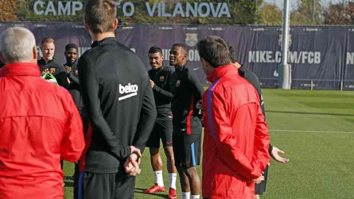 Nelson Semedo fue felicitado por sus compañeros