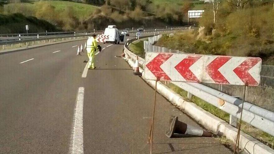 Aparece un cadáver en el interior de un coche en Grado