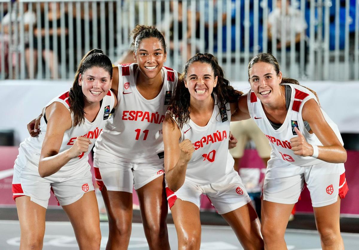 El equipo femenino ha prolongado su impecable trayectoria en la competición con una contundente victoria sobre Grecia por 20-8.