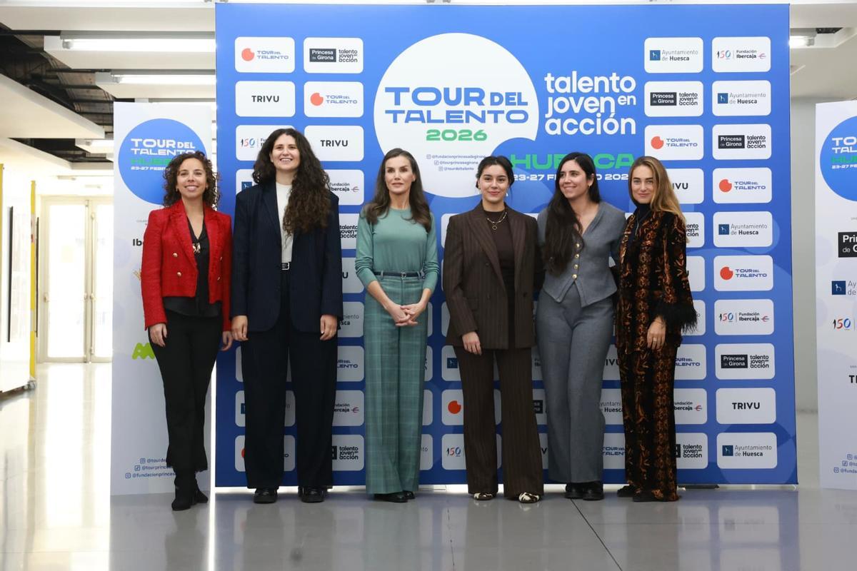 Elena Martínez, junto a la Reina Letizia y las otras cuatro finalistas a los Premios Princesa de Girona CreaEmpresa.