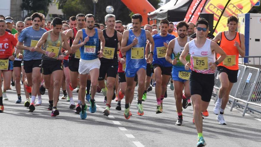 Participantes de una edición anterior de la carrera de San Pedro de Visma.