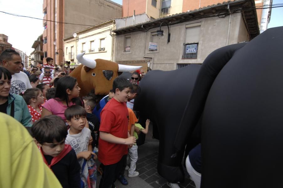 Los toros hinchables llenaron las calles