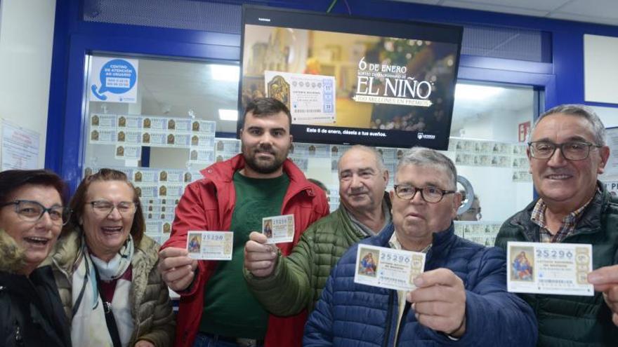 La Asociación de Viticultores de Bueu compró cuatro décimos y se lleva 80.000 euros. | //G.N