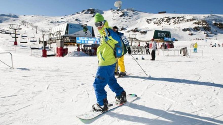 Sierra Nevada inaugura la temporada de esquí en España