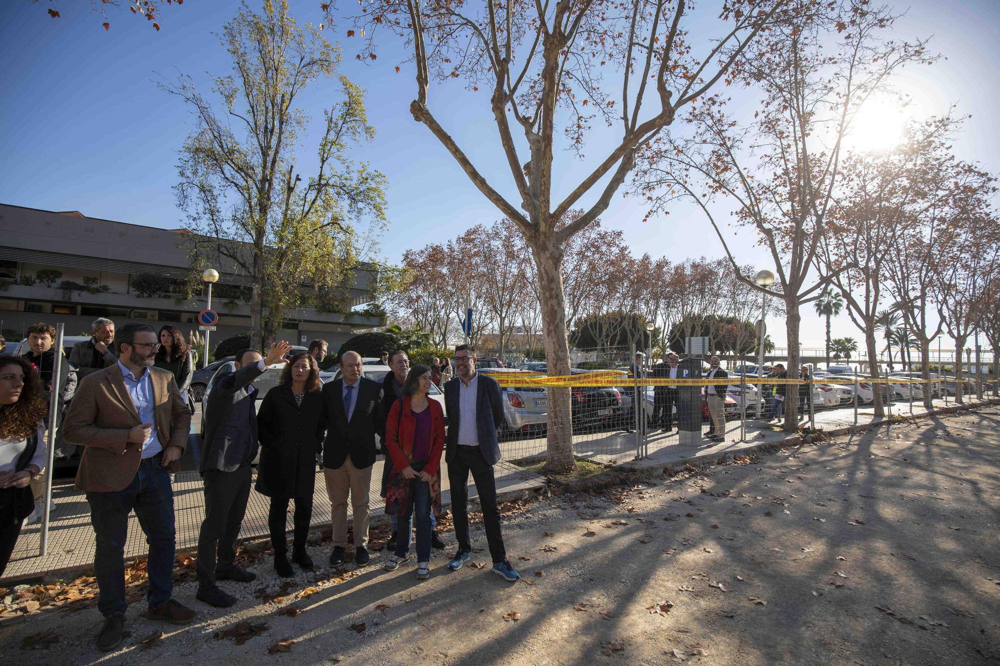 La presidenta del Govern, el alcalde de Palma y la APB visitan los avances de las obras del paseo Marítimo de Palma