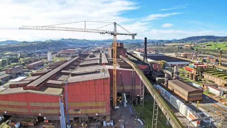 Obras del horno eléctrico en la acería de ArcelorMittal en Gijón. | LIEBHERR