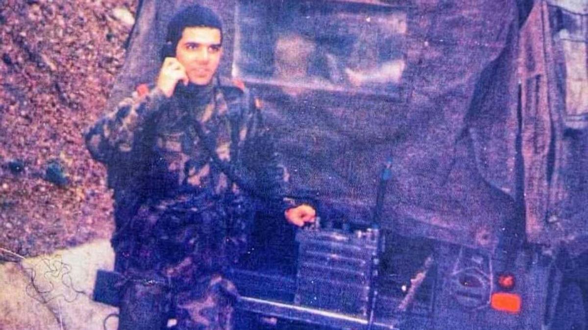 Un joven Juan Antonio Sagredo, en Ceuta, durante el servicio militar.