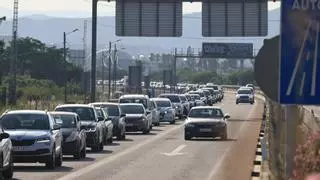 Atascos 'infernales' en Castelló para celebrar Sant Joan