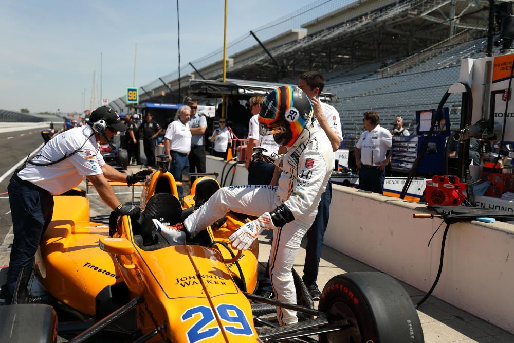 Fernando Alonso participa en las pruebas libres de las 500 millas de Indianápolis