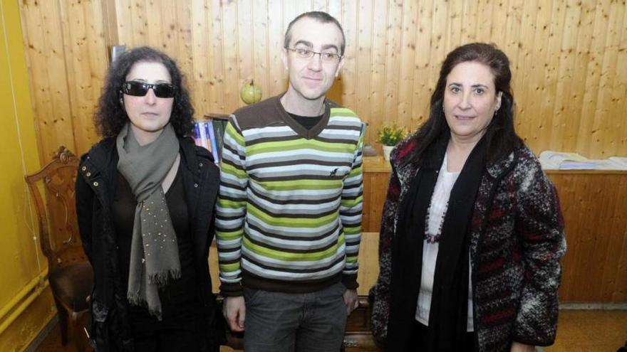 Sonia Iglesias, Carlos Diz y Rocío LLovo durante la presentación de las jornadas sobre mediación.  // Noé Parga