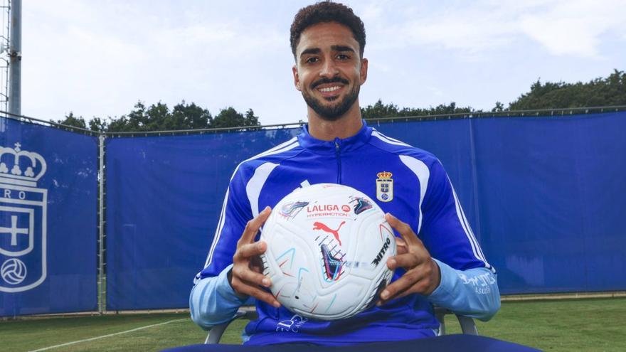 Chris Ramos, su rol en el Oviedo y un repaso a su carrera: "¿Los goles? Soy un futbolista de equipo, más allá de los números"