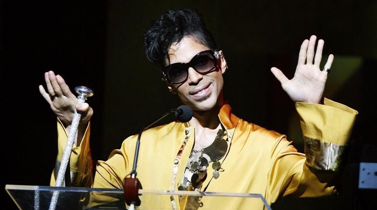 Prince, en el escenario del Teatro Apolo de Nueva York, el 8 de junio de 2009.