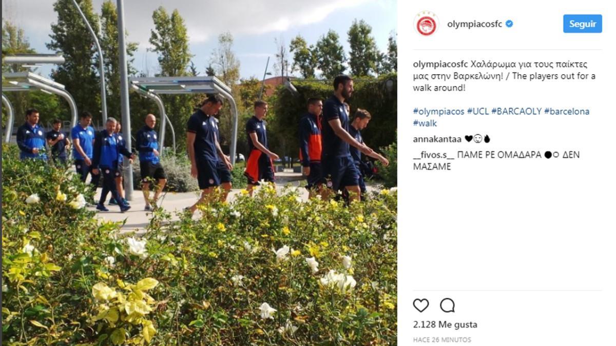 La plantilla del Olympiacos en las horas previas al entrenamiento de este martes en el Camp Nou