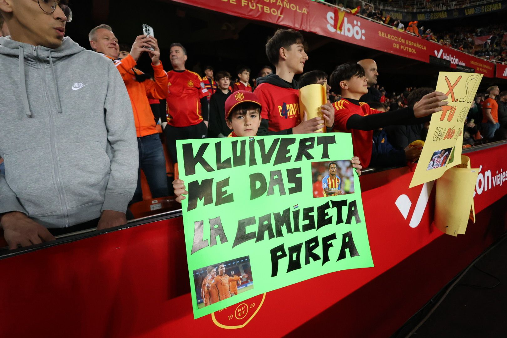 España - Países Bajos: Búscate en la grada de Mestalla