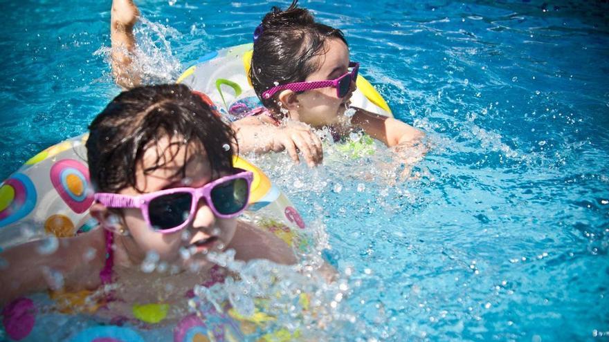 Es oficial: estas son las normas de uso de las piscinas comu