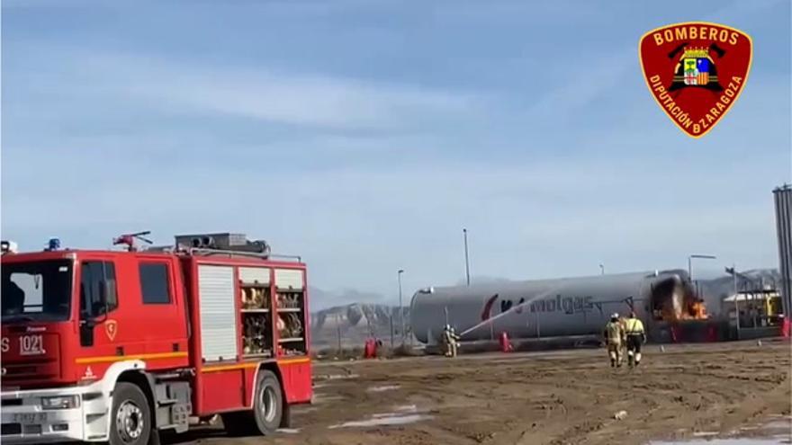 Sofocado un incendio en un depósito de gas licuado en Muel