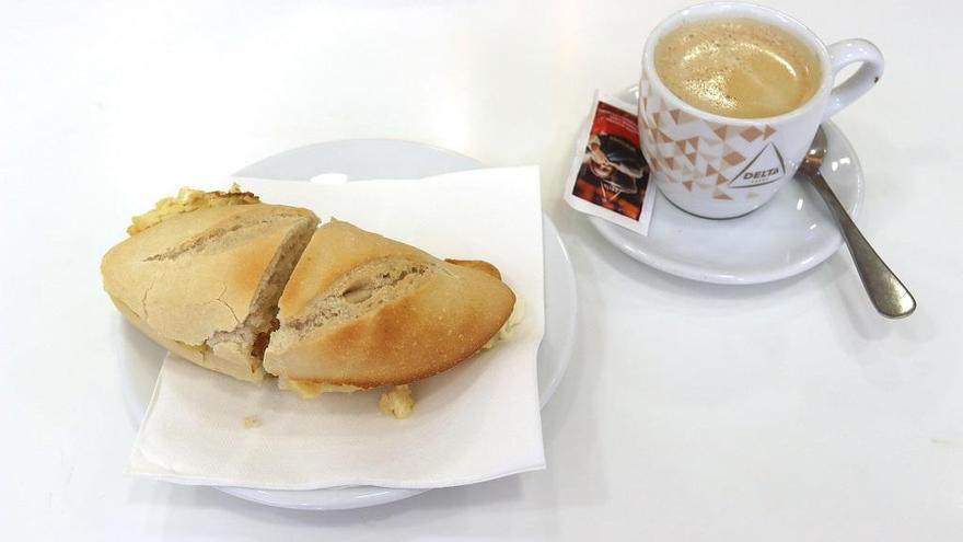 Los pitufos son muy populares en los desayunos malagueños.