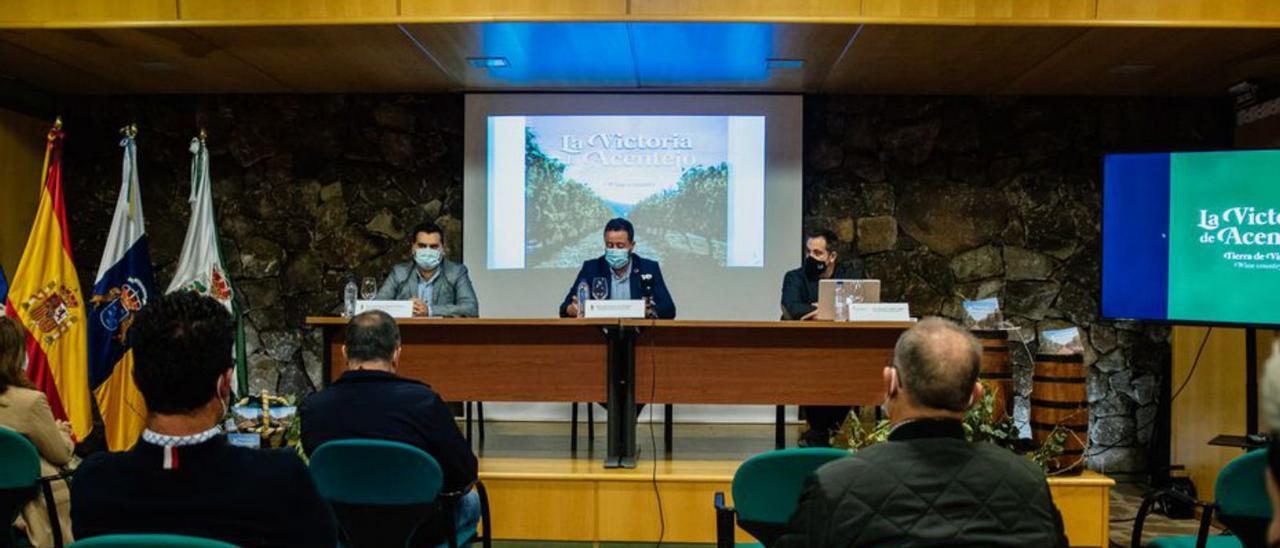 Presentación de la nueva guía de vinos de La Victoria.