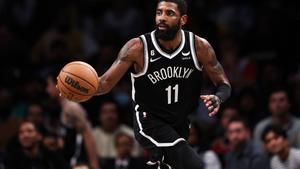 Kyrie Irving, en una imagen reciente con la camiseta de los Nets