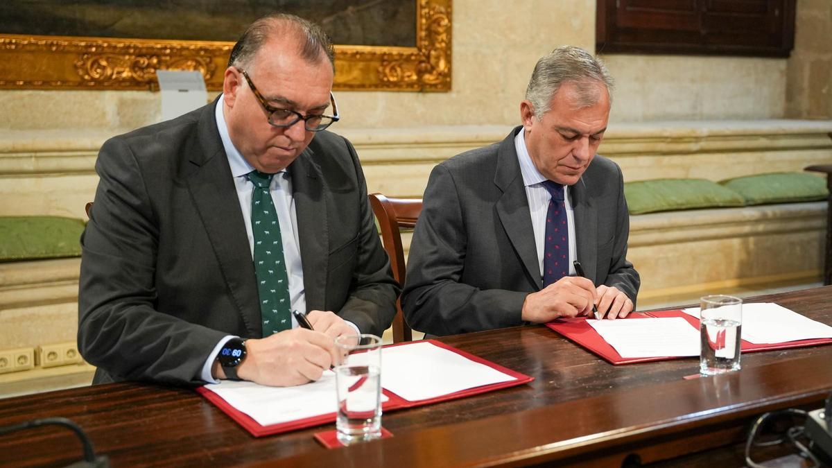 Convenio de colaboración por los pisos turísticos entre el Ayuntamiento y la Junta de Andalucía contra los ilegales