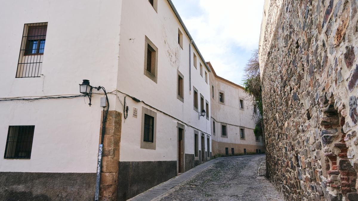 Edificio de las Trinitarias, el gobierno local pretende con su adquisición gastar parte del dinero aún no licitado.