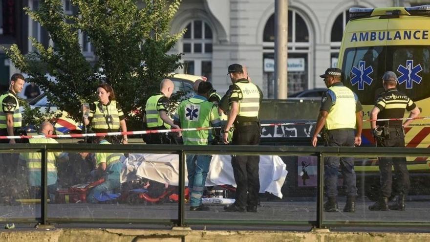 Al menos ocho heridos en un atropello a peatones en la estación Central de Ámsterdan