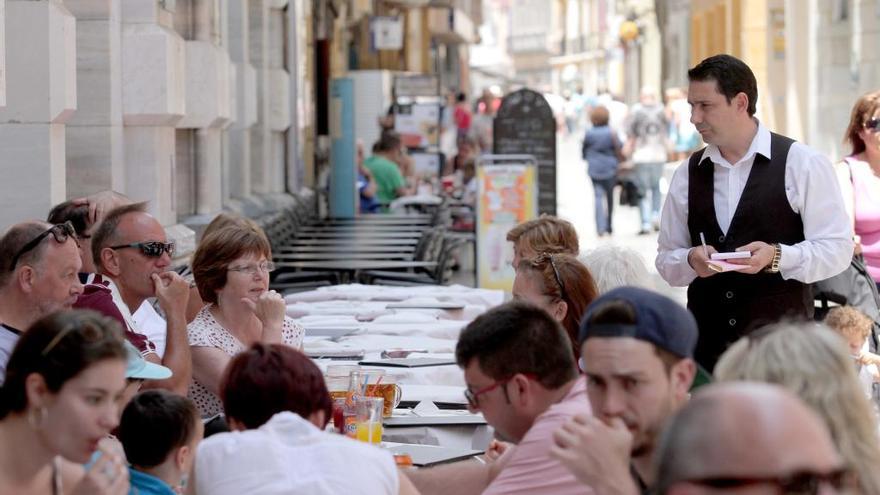 El objetivo es que los hosteleros tengan una formación especializada.