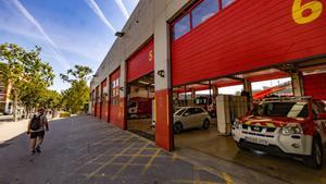 barcelona 05/07/2024 Barcelona. El solar donde hay un concesionario de la Mercedes (manzana avenida Sarrià, Urgell y Londres) y el parque de bomberos de Joan Miró (Aragó con Tarragona). - En la foto, el parque de bomberos de Joan Miró. AUTOR: JORDI OTIX