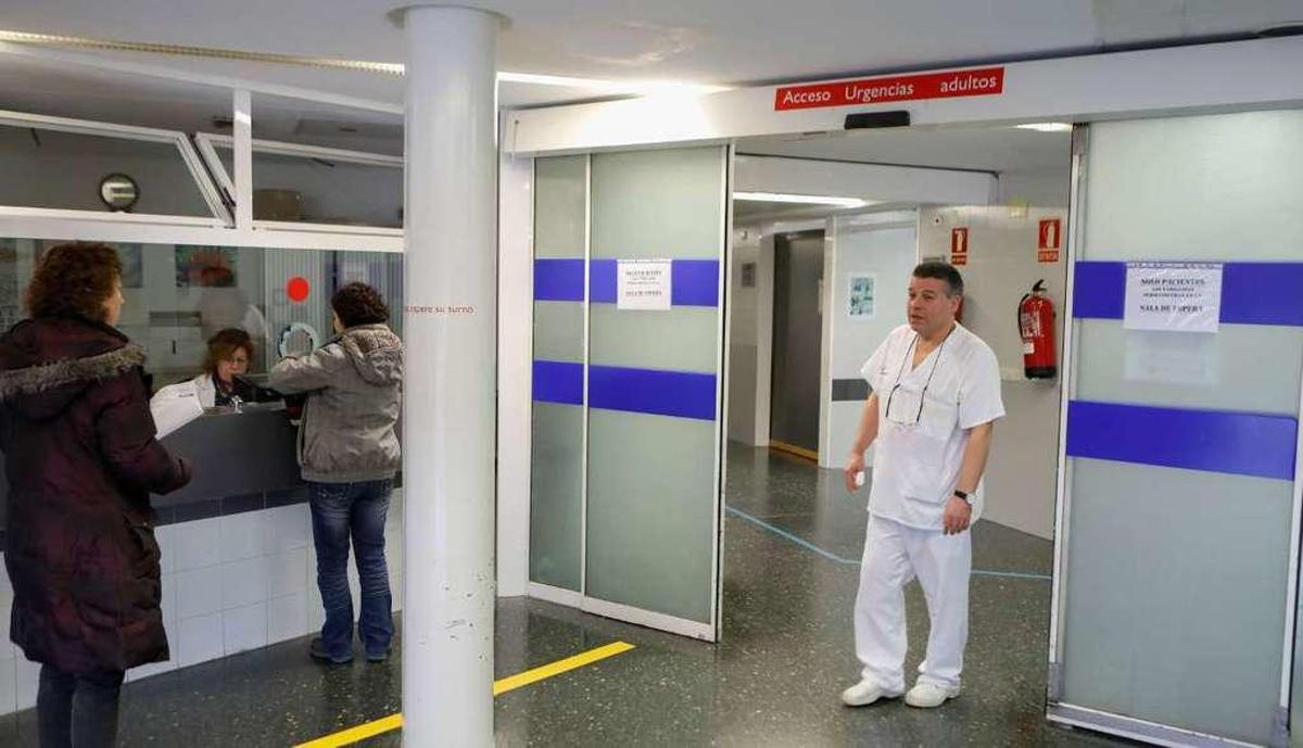 Control de entrada a la zona actual de atención de urgencias de Cabueñes.