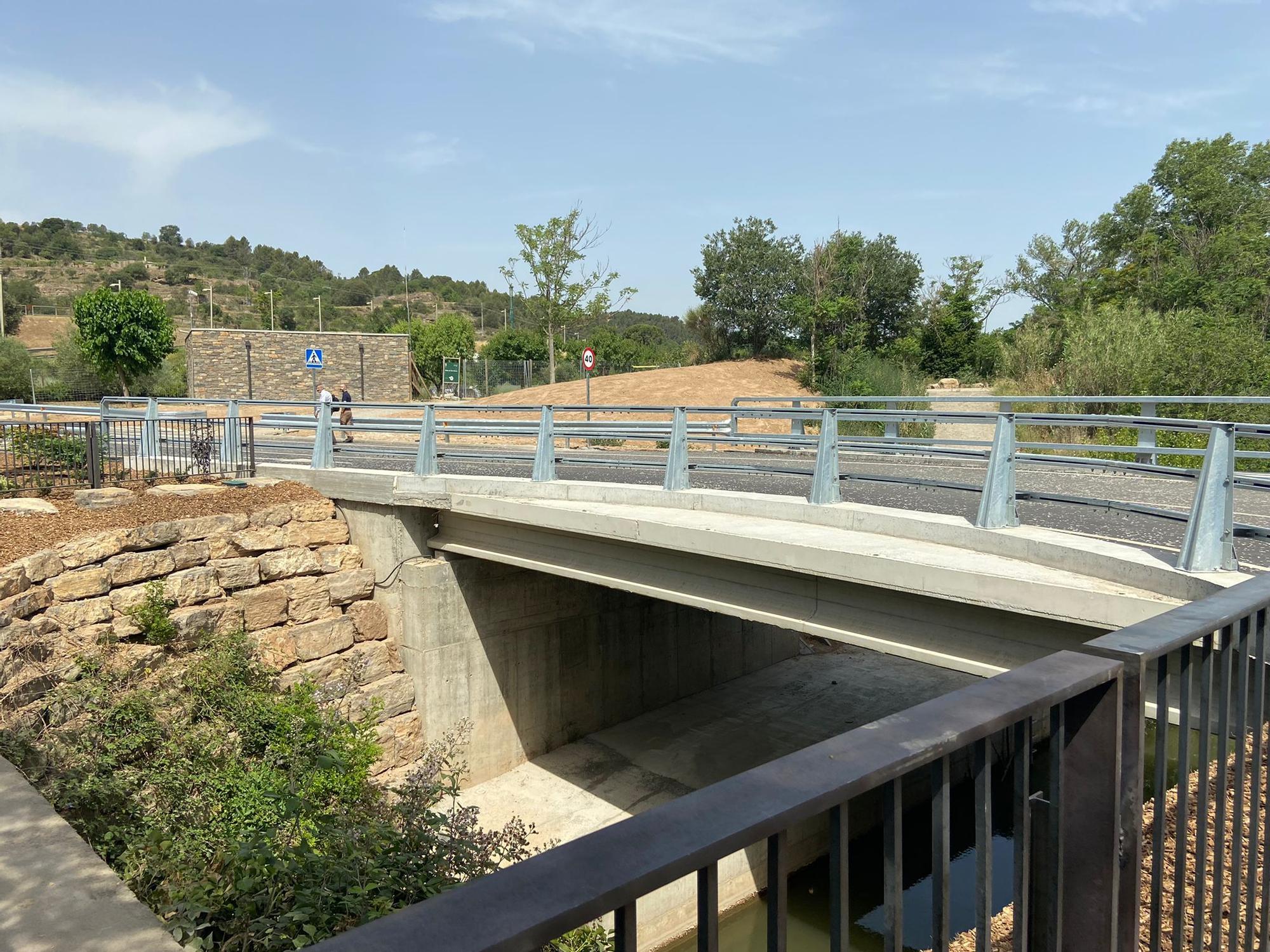 Estrena del nou pont d'accés a Món Sant Benet