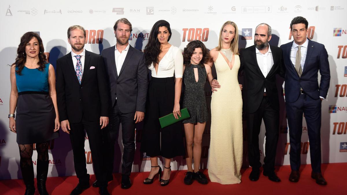 Los protagonistas en el estreno de la película 'Toro'