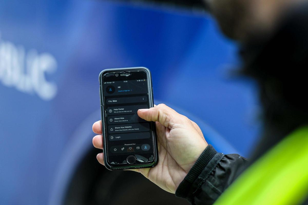 Imágenes del inicio de la nueva contrata de autobuses de Ibiza