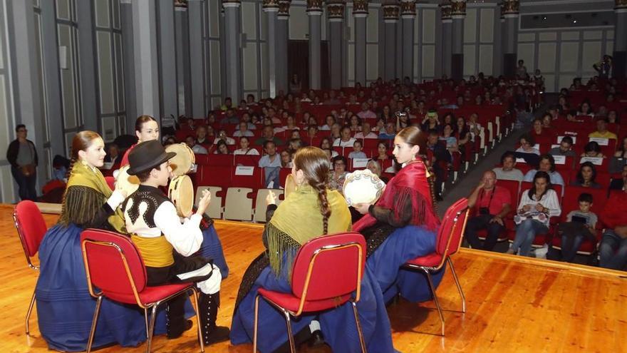 Una de las agrupaciones que participó ayer en el certamen // Alba Villar