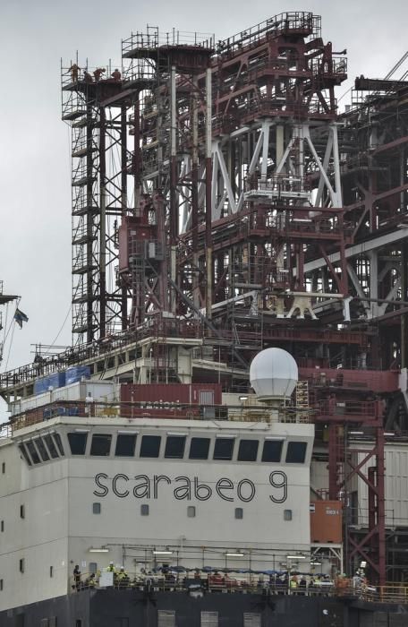 18/08/2017 LAS PALMAS DE GRAN CANARIA. Operativa en el Muelle Sofia del desmontaje de la torre a la plataforma Scarabeo 9 . FOTO: J. PÉREZ CURBELO