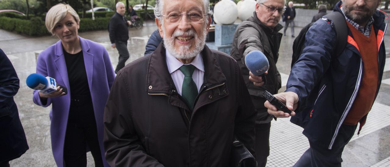Alfonso Grau acude a la Ciudad  de la Justicia en el el juicio por cohecho en el que fue condenado.