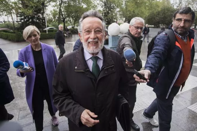 Un alto cargo del BBVA confirma la falsedad de un escrito de Alfonso Grau para "exiliar" 300.000 € a París en 2015