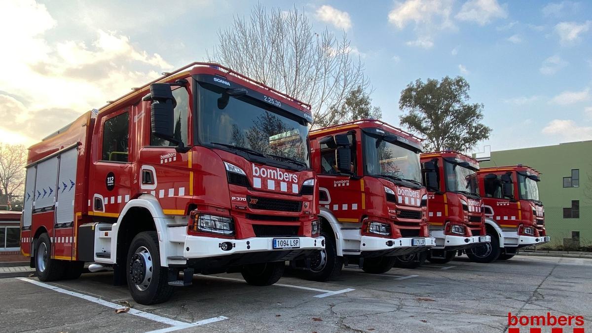 Varios camiones de bomberos en una imagen de archivo.