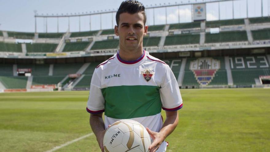 Álex Martínez: &quot;Quiero volver a sentirme jugador en el Elche&quot;