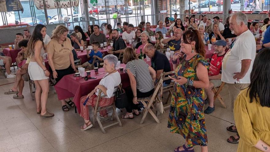 El Telecable Gijón de hockey patines entrega su máxima distinción a César Álvarez