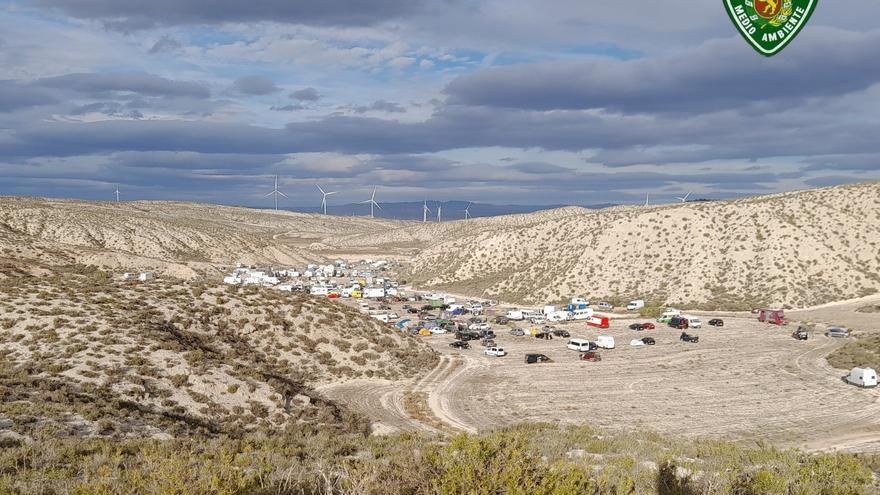 Centenares de personas celebran una rave ilegal cerca de Zaragoza que ya dura tres días