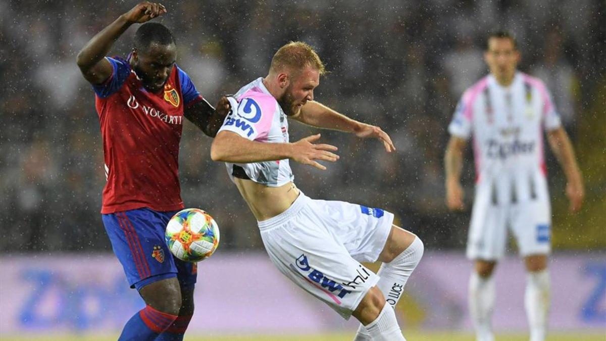 Imagen del duelo en el que el Basilea ha caído ante el LASK Linz