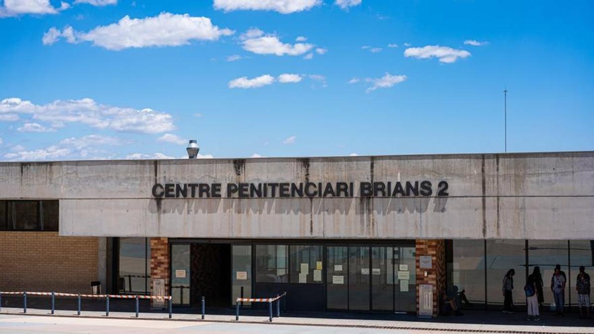 Façana del centre penitenciari Brians 2 de Sant Esteve Sesrovires