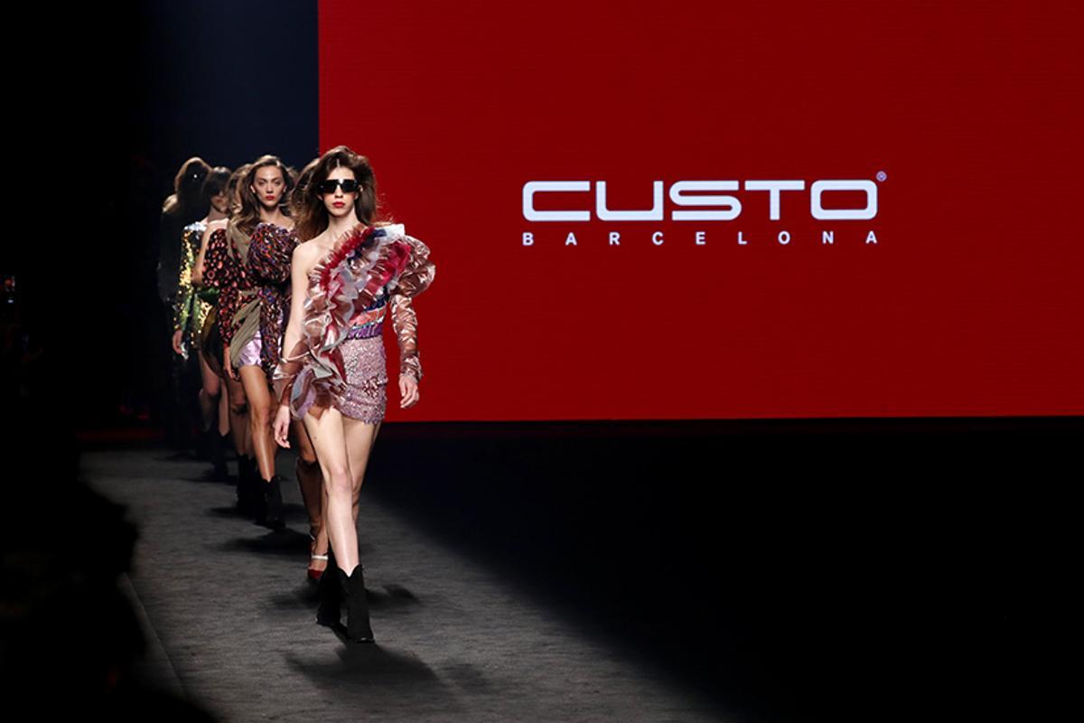 Custo aboga por la fuerza femenina en su nueva colección.