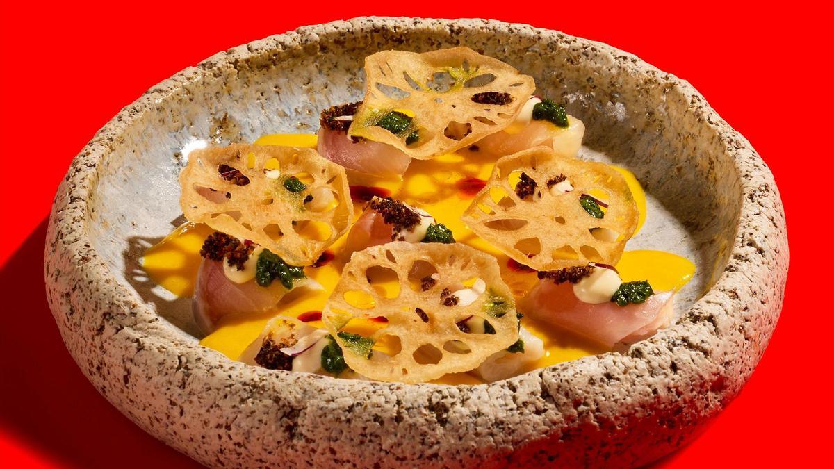 Sashimi de pez limón, maracuyá y ají mirasol.