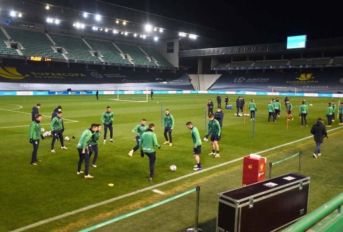 Entrenamiento de la Real Sociedad en el estadio El Arcángel