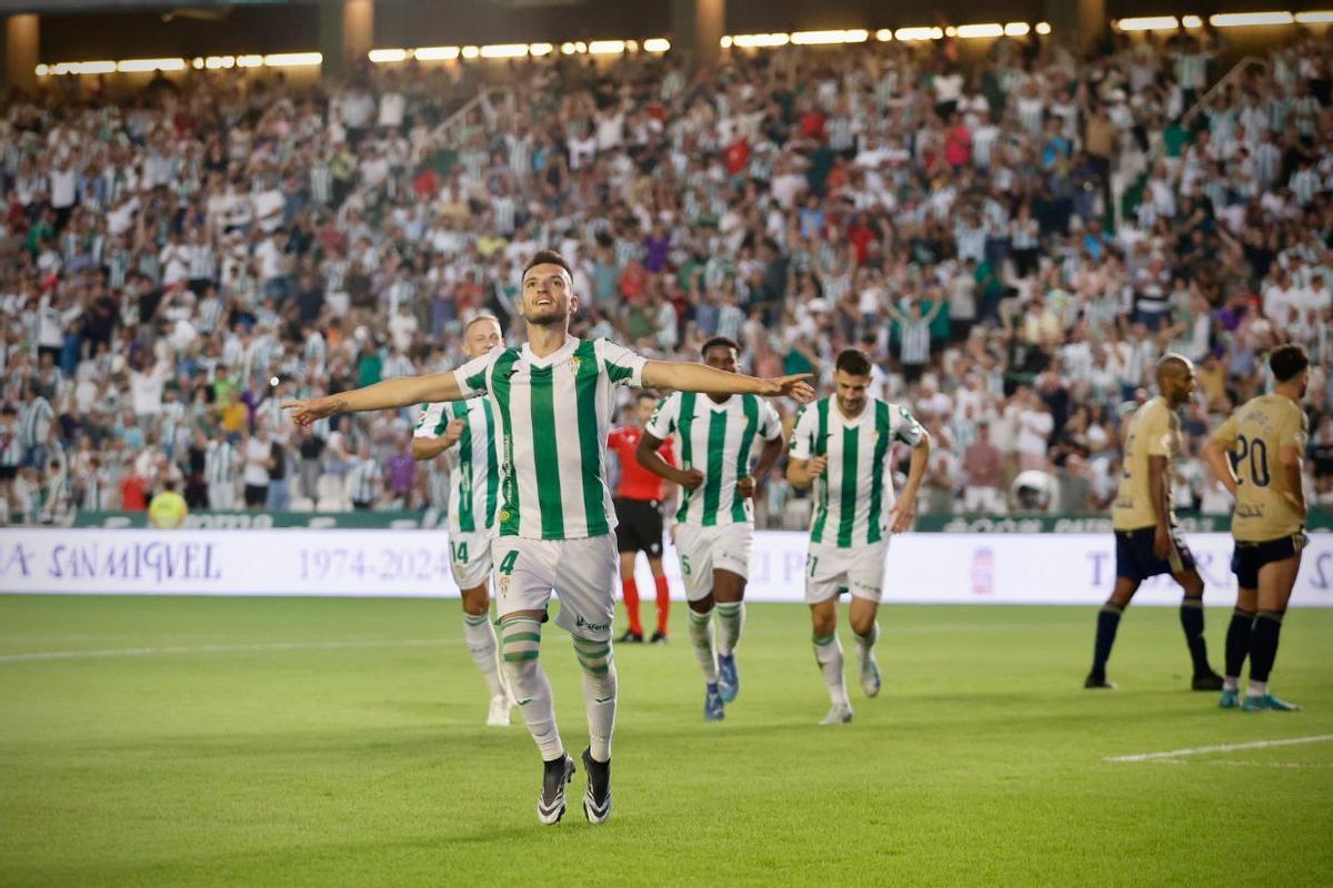 Adrián Lapeña celebra su gol ante el Ferrol esta temporada.