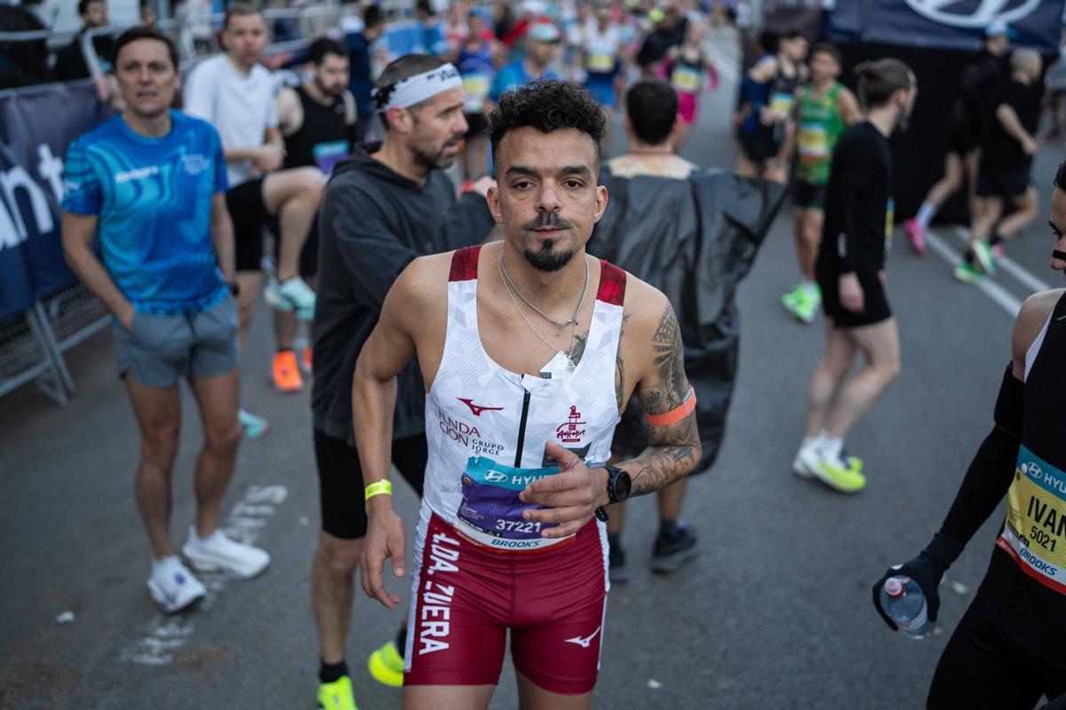 Uno de los participantes, antes de comenzar la carrera.