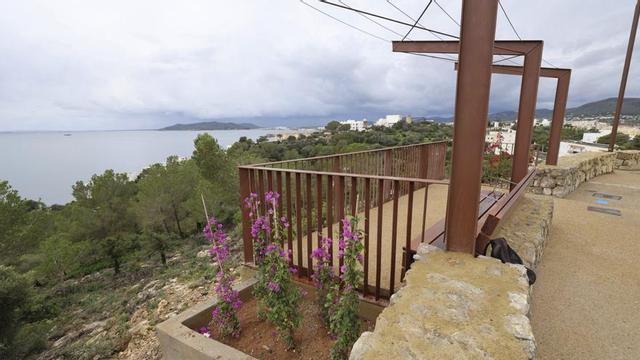Las vistas desde el nuevo mirador del Camí des Calvari. | SERGIO G. CAÑIZARES