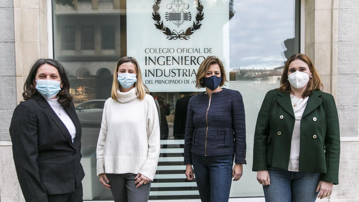 Cuatro de las cinco integrantes de la junta directiva del Colegio de Ingenieros Industriales de Asturias